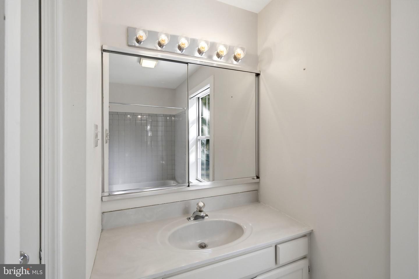 526 E Revere Way Property Photo 23
