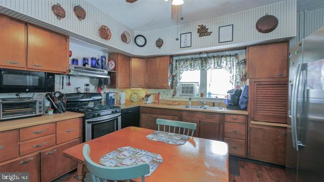 15 W Bolton Ave Property Photo 12
