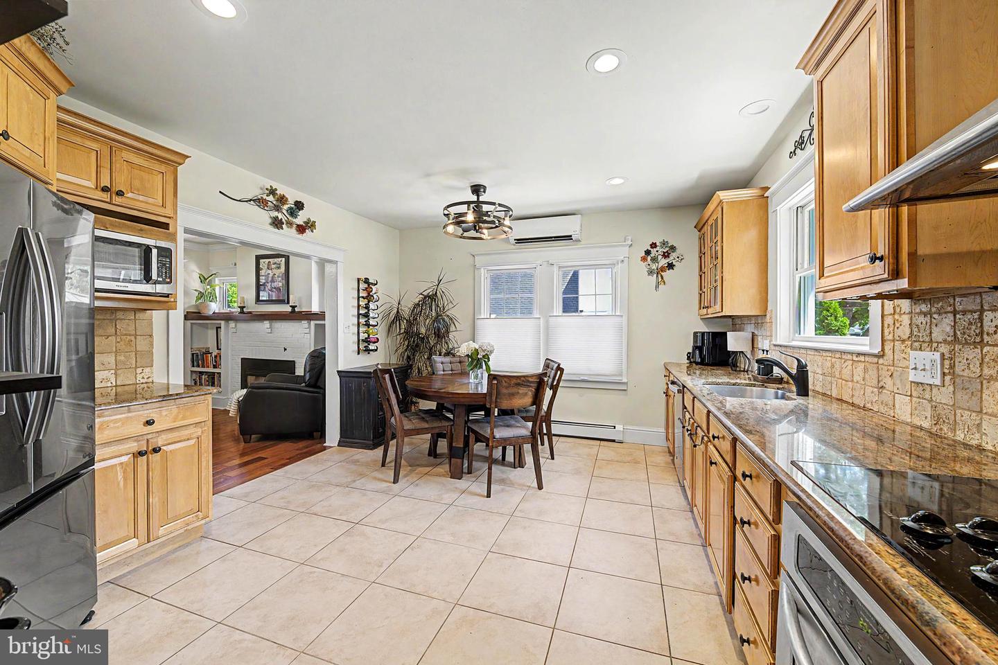 34 E Dawes Ave Property Photo 9
