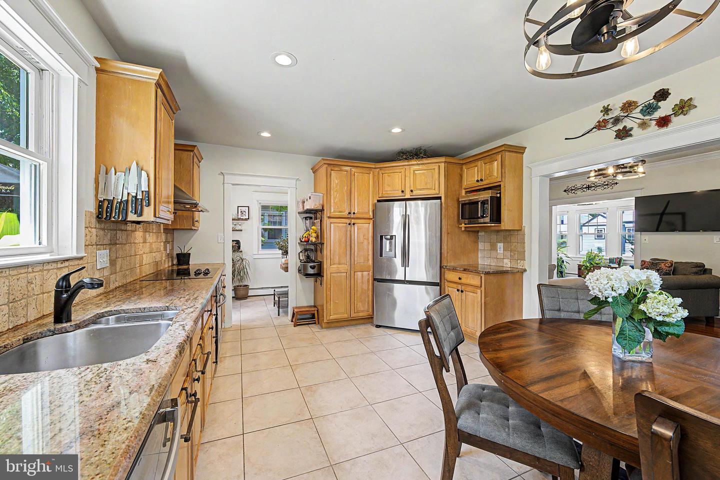34 E Dawes Ave Property Photo 10