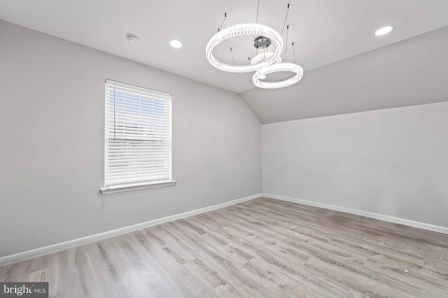 144 Knights Bridge Way Property Photo 31