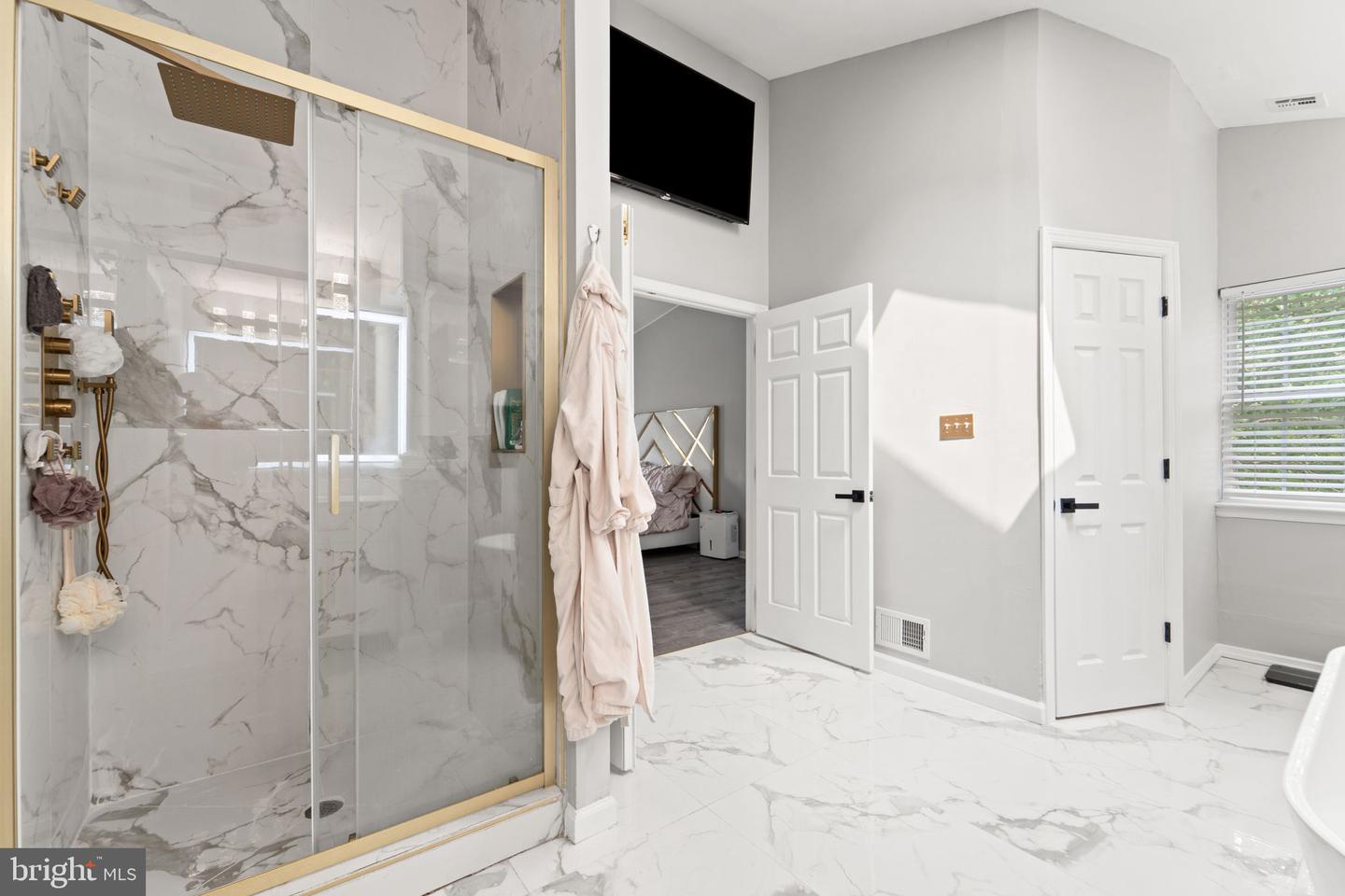 144 Knights Bridge Way Property Photo 35
