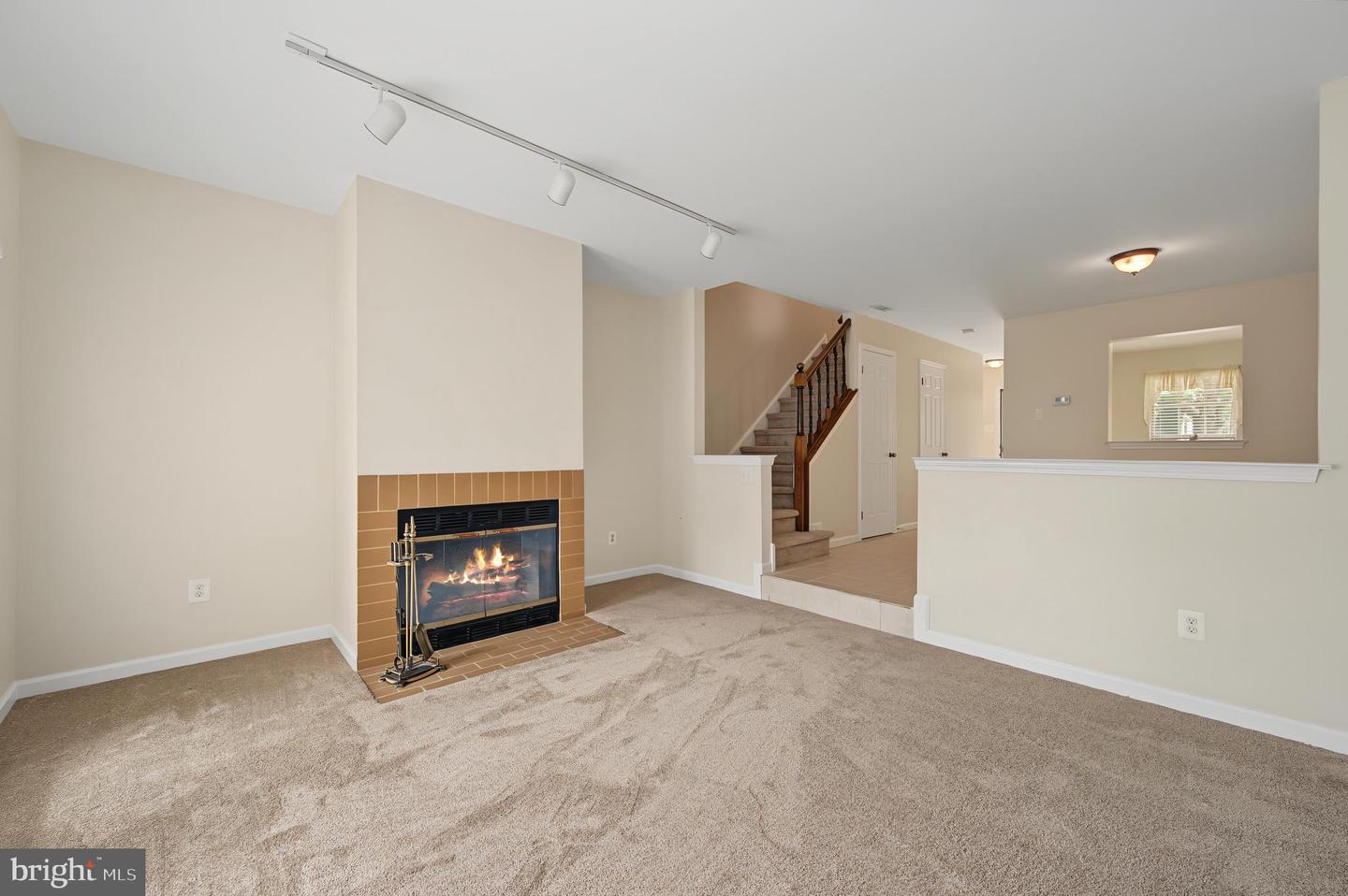 1555 Hamilton Ct Property Photo 2