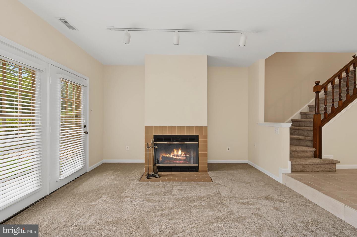 1555 Hamilton Ct Property Photo 3
