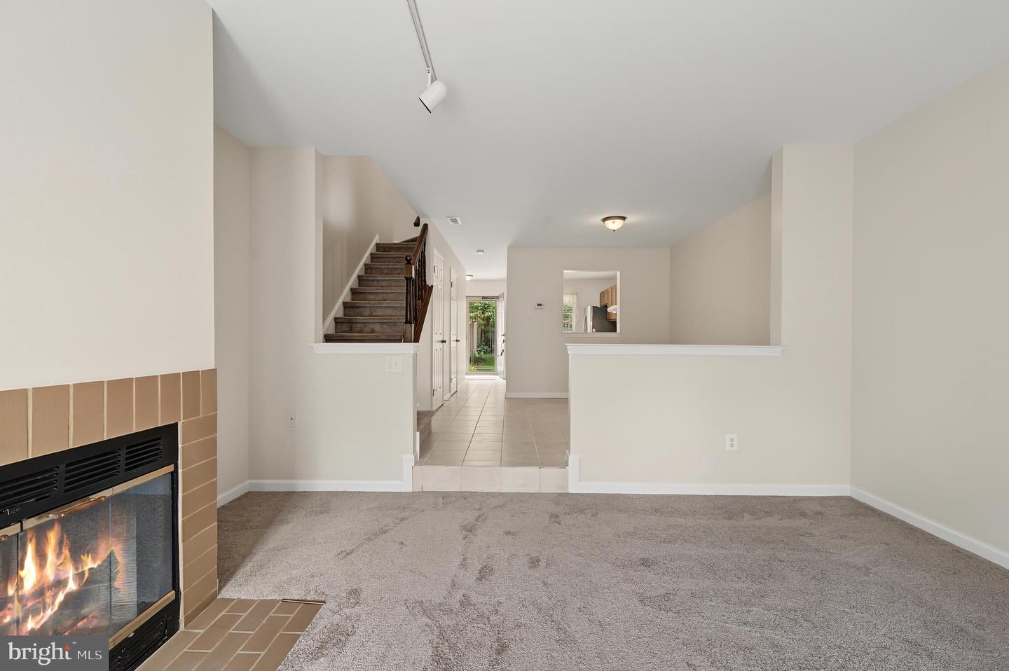 1555 Hamilton Ct Property Photo 4