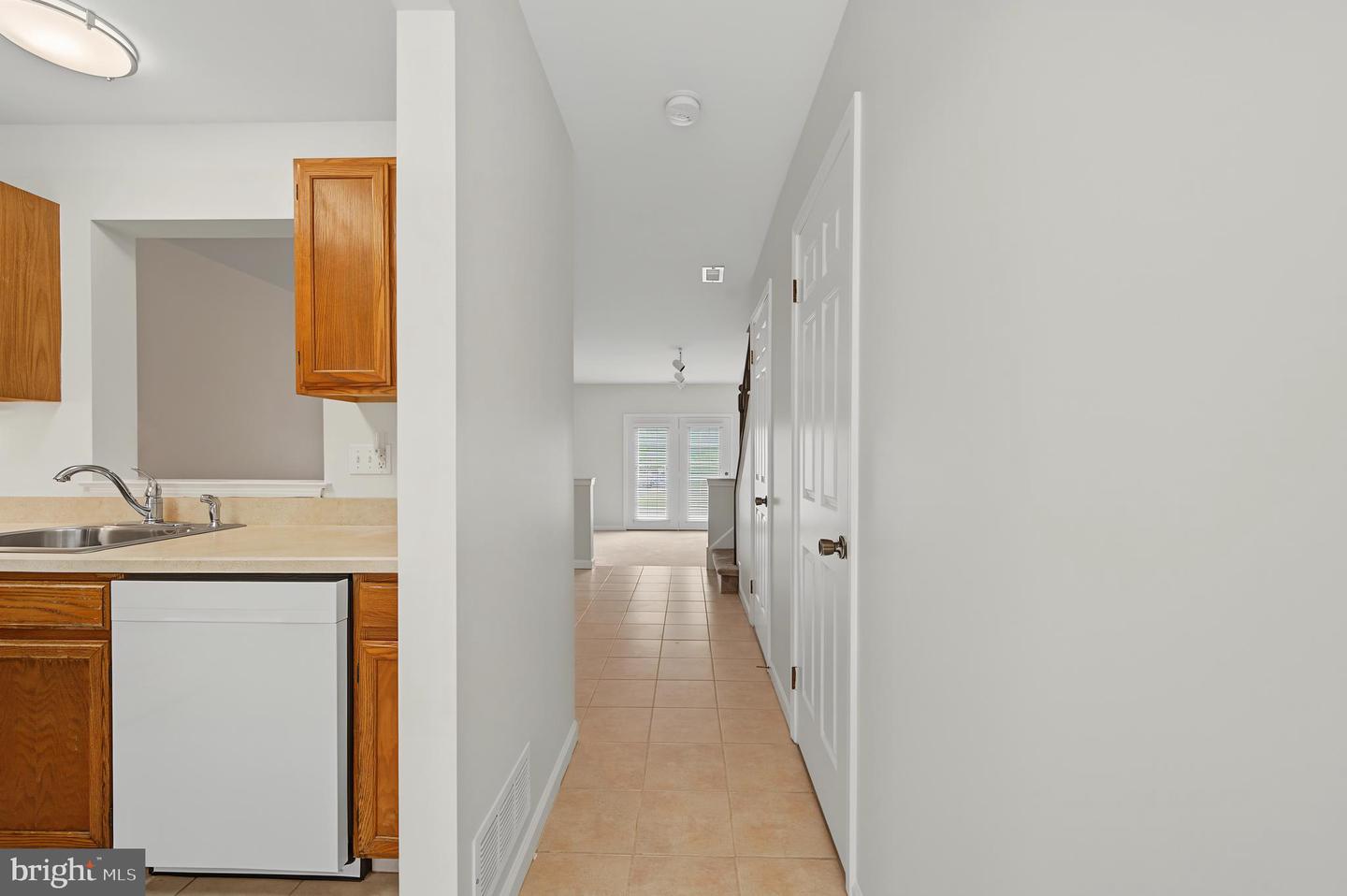 1555 Hamilton Ct Property Photo 7