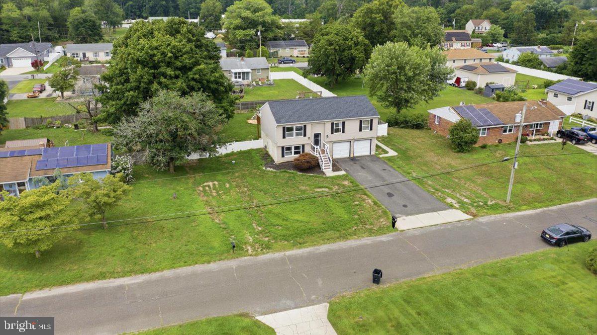 114 Catherine Ave Property Photo 3