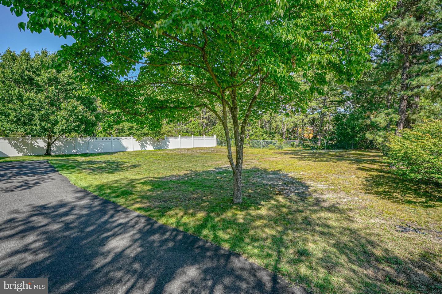 112 E Park Ave Property Photo 6
