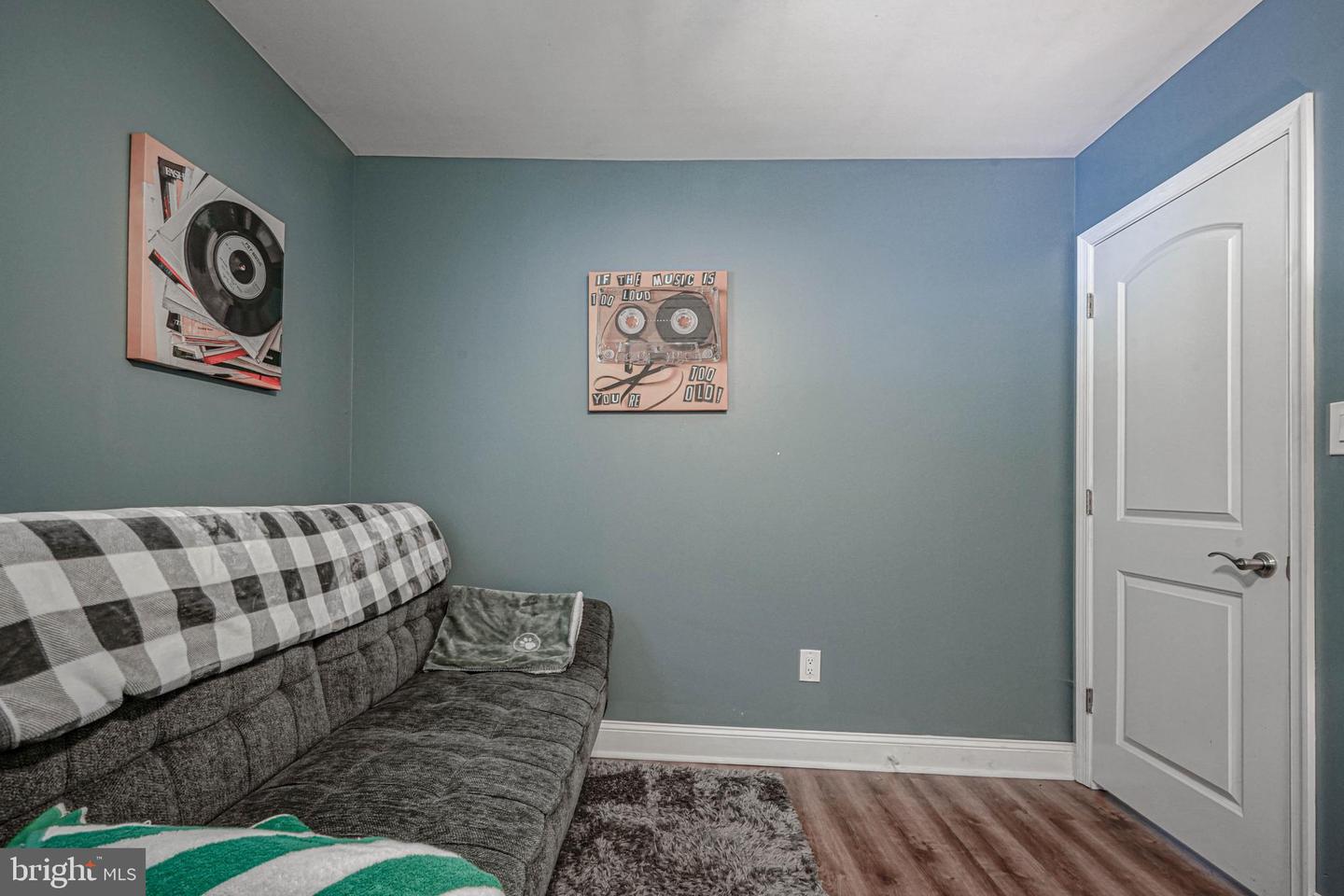 112 E Park Ave Property Photo 17