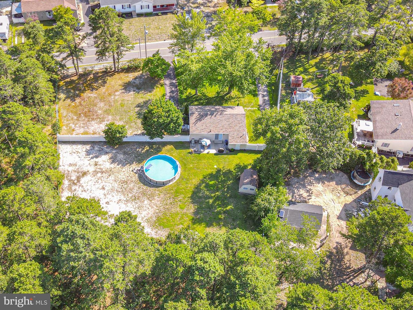 112 E Park Ave Property Photo 32