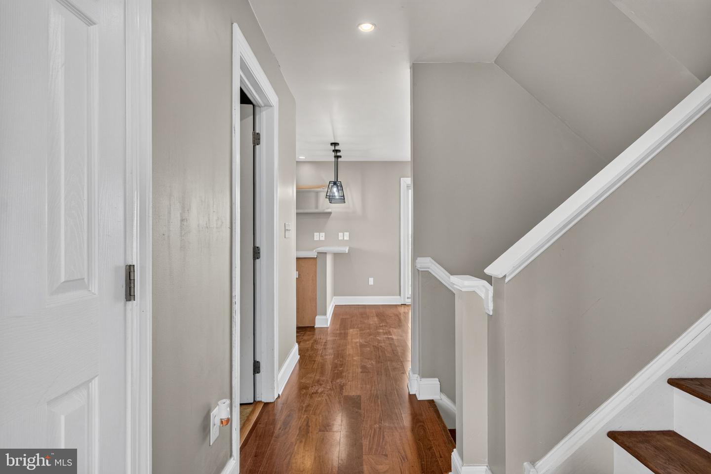 118 Morris Ave Property Photo 8