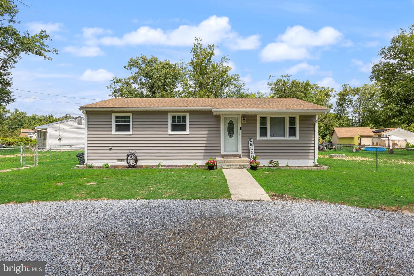 112 E Colton Ln Property Photo 1