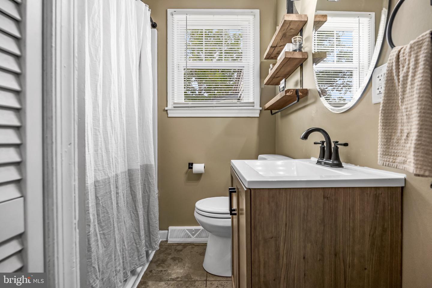 112 E Colton Ln Property Photo 19