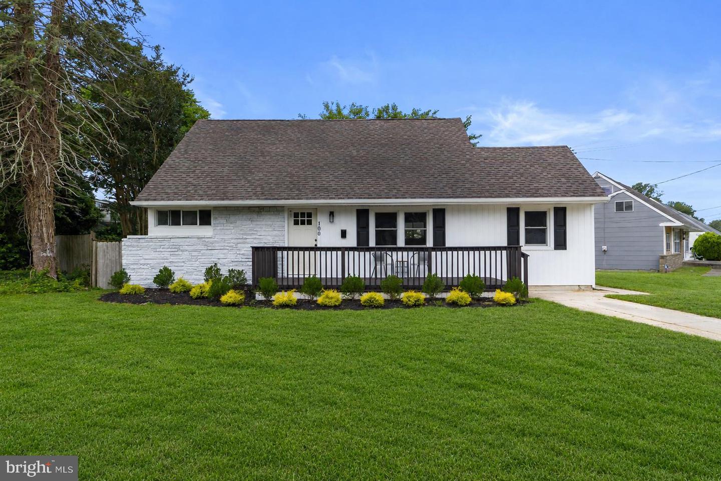 100 Colwick Dr Property Photo 1