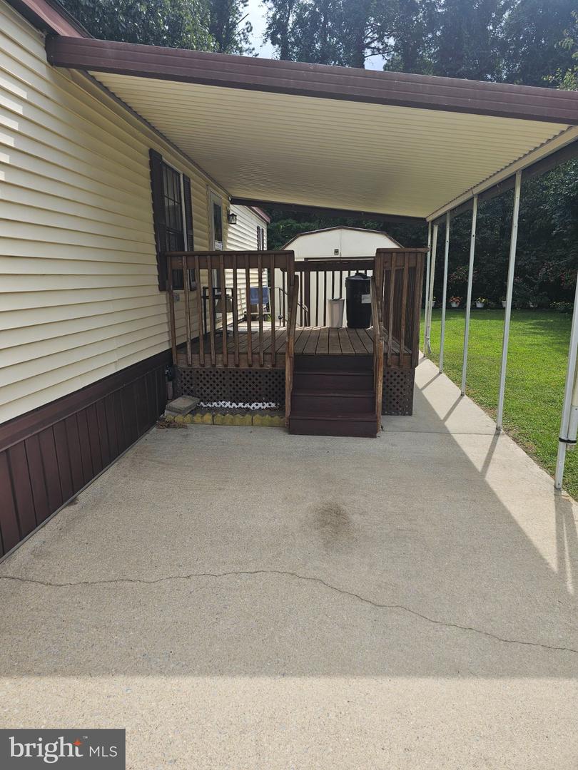 261 Mayflower Dr Property Photo 4