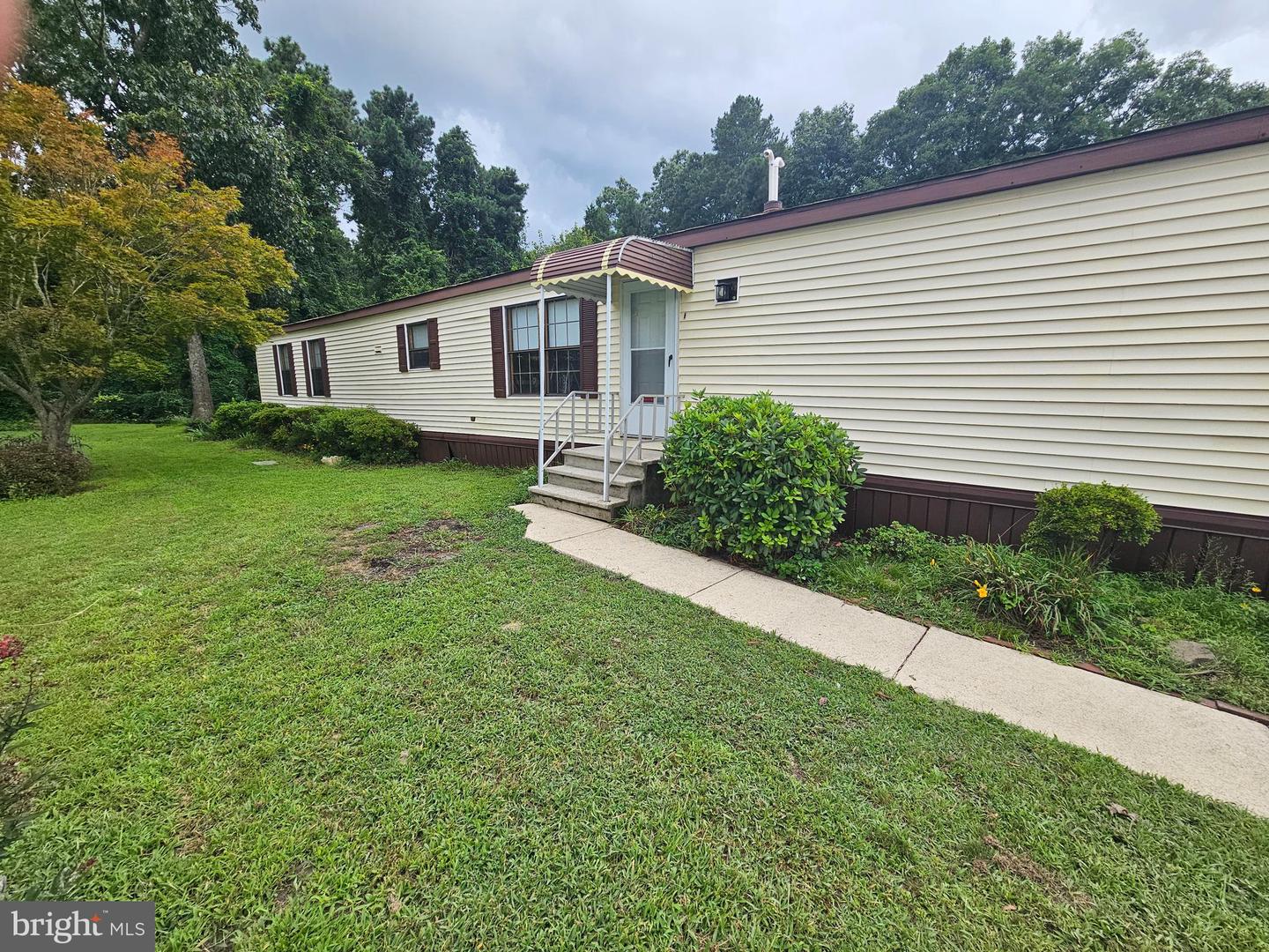 261 Mayflower Dr Property Photo 5