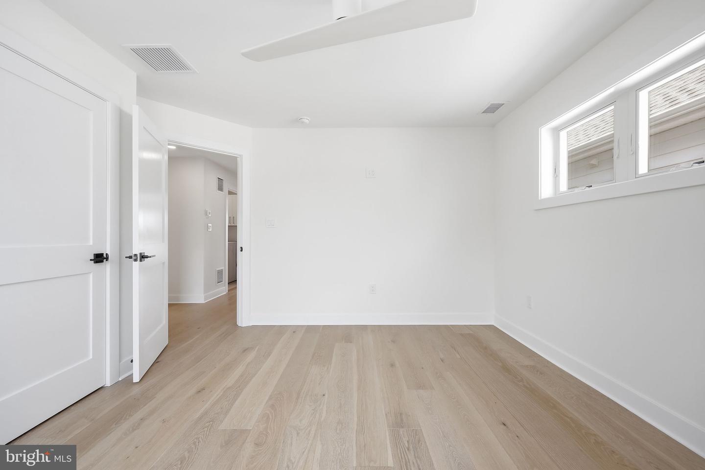 NJAC2025932 Property Photo 23