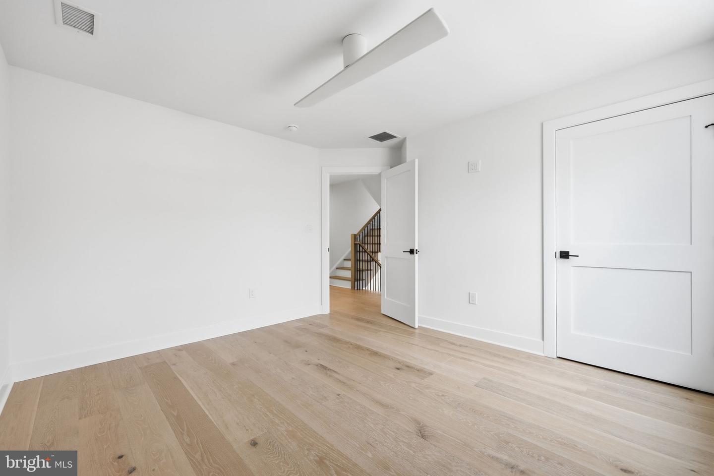 NJAC2025932 Property Photo 27