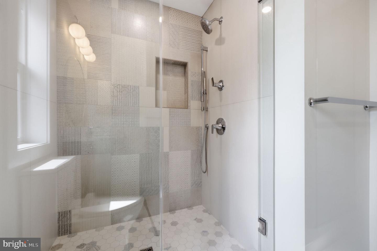 NJAC2025932 Property Photo 29
