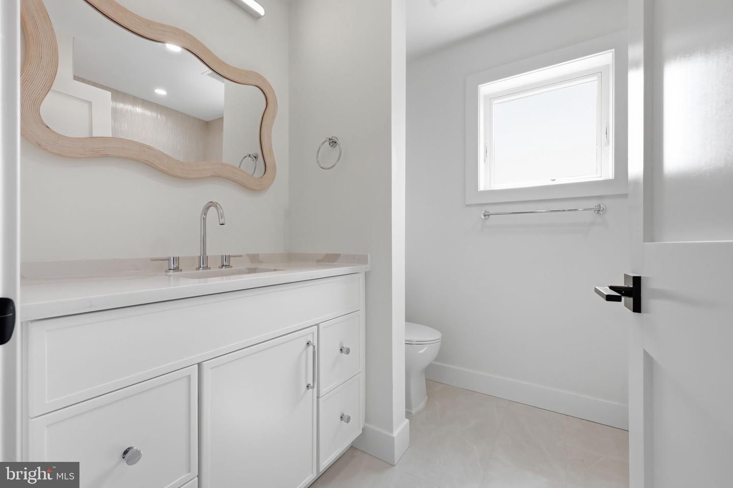 NJAC2025932 Property Photo 44