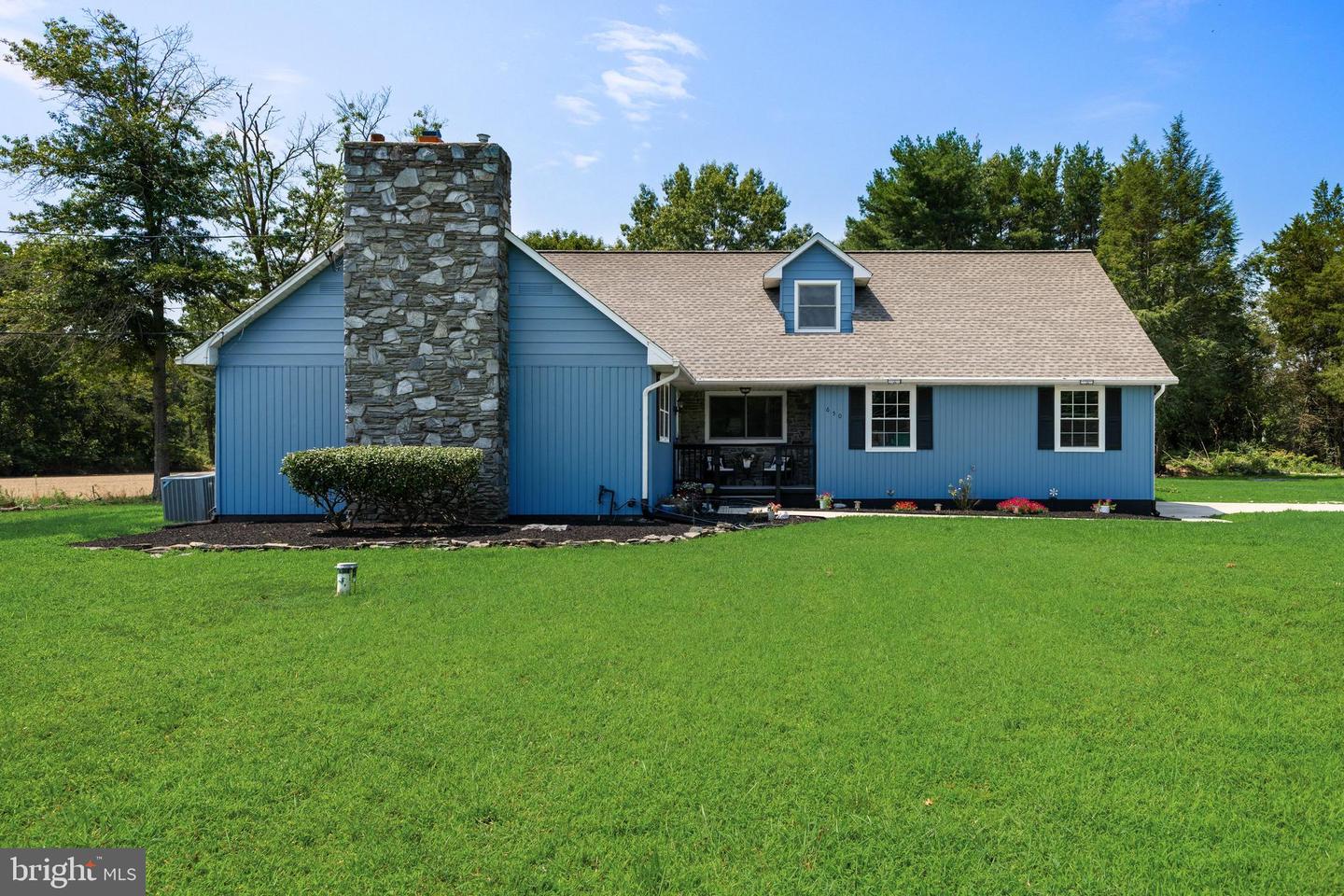 650 Tuckahoe Rd Property Photo 2