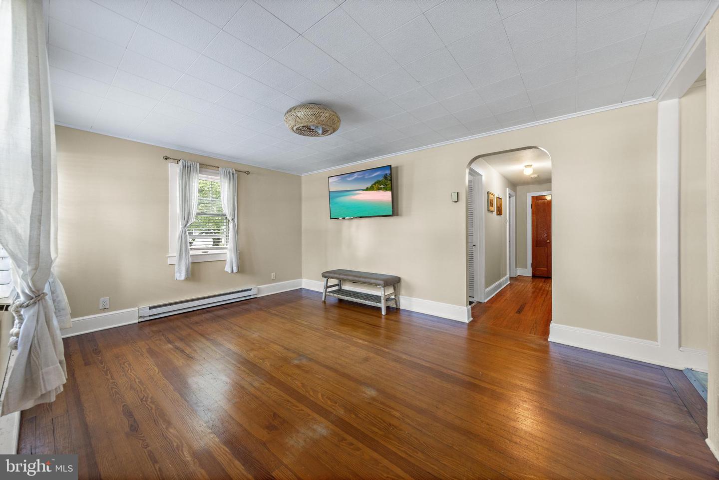 210 W Church St Property Photo 5