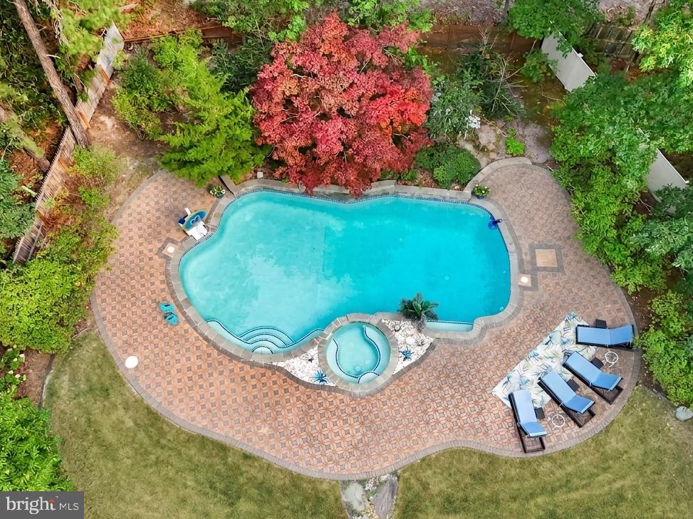209 Shady Knoll Ln Property Photo 1