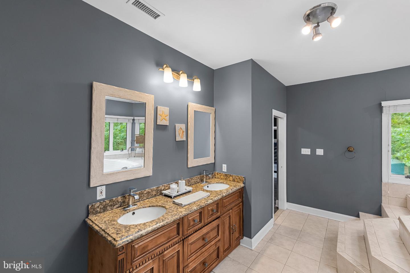 209 Shady Knoll Ln Property Photo 26