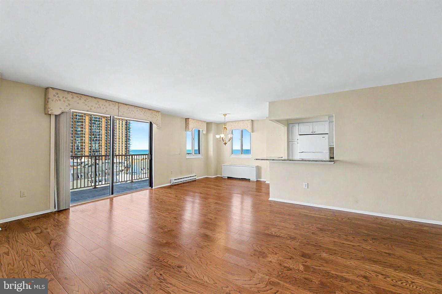 5000 Boardwalk #506 Property Photo 7