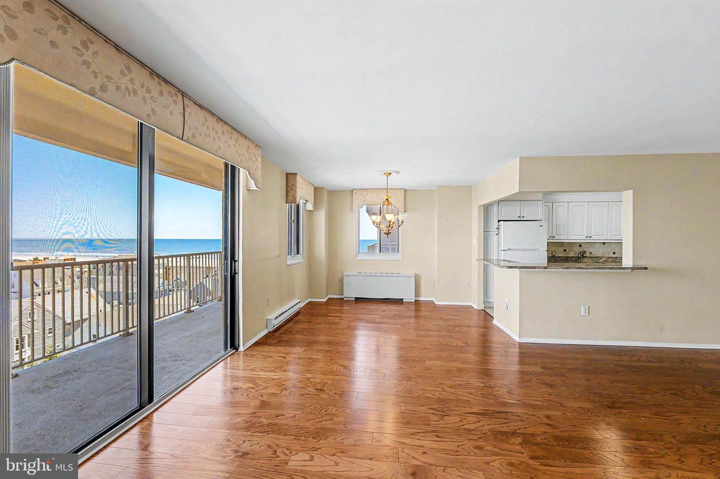 5000 Boardwalk #506 Property Photo 8