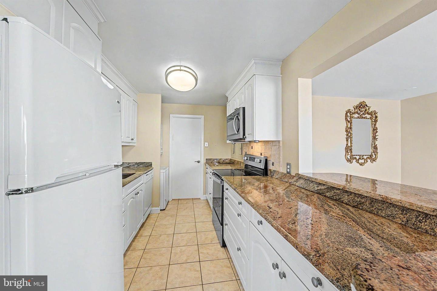 5000 Boardwalk #506 Property Photo 12