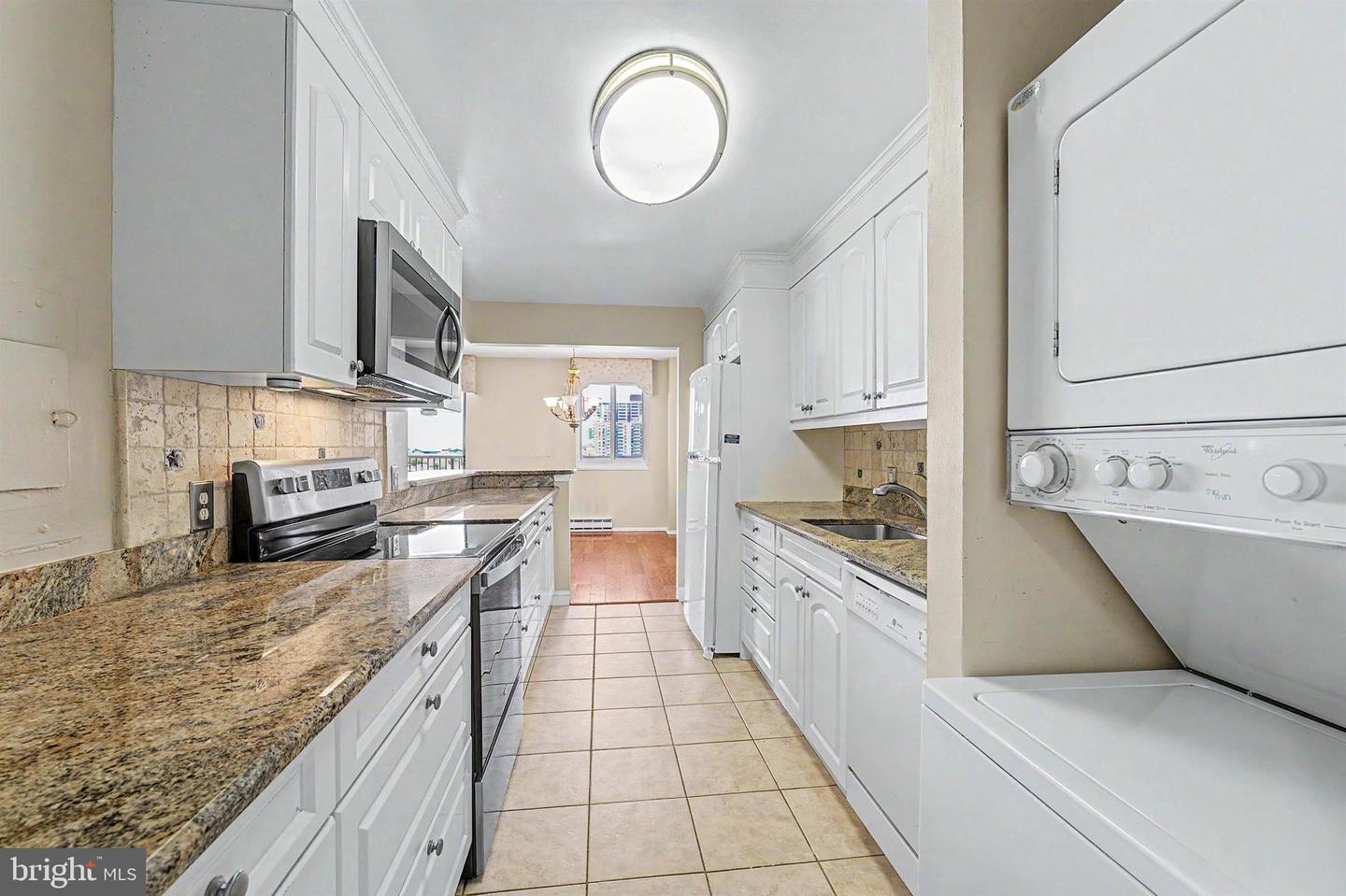 5000 Boardwalk #506 Property Photo 13