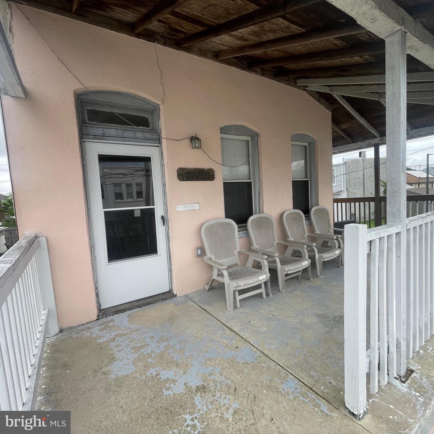 1909 Magellan Ave Property Photo 3