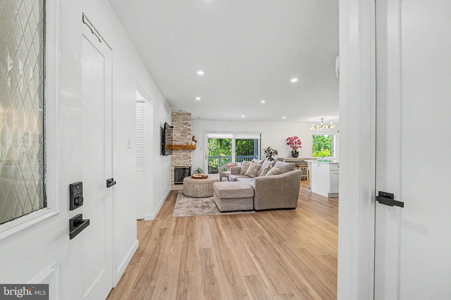 2 Catalina Dr Property Photo 6