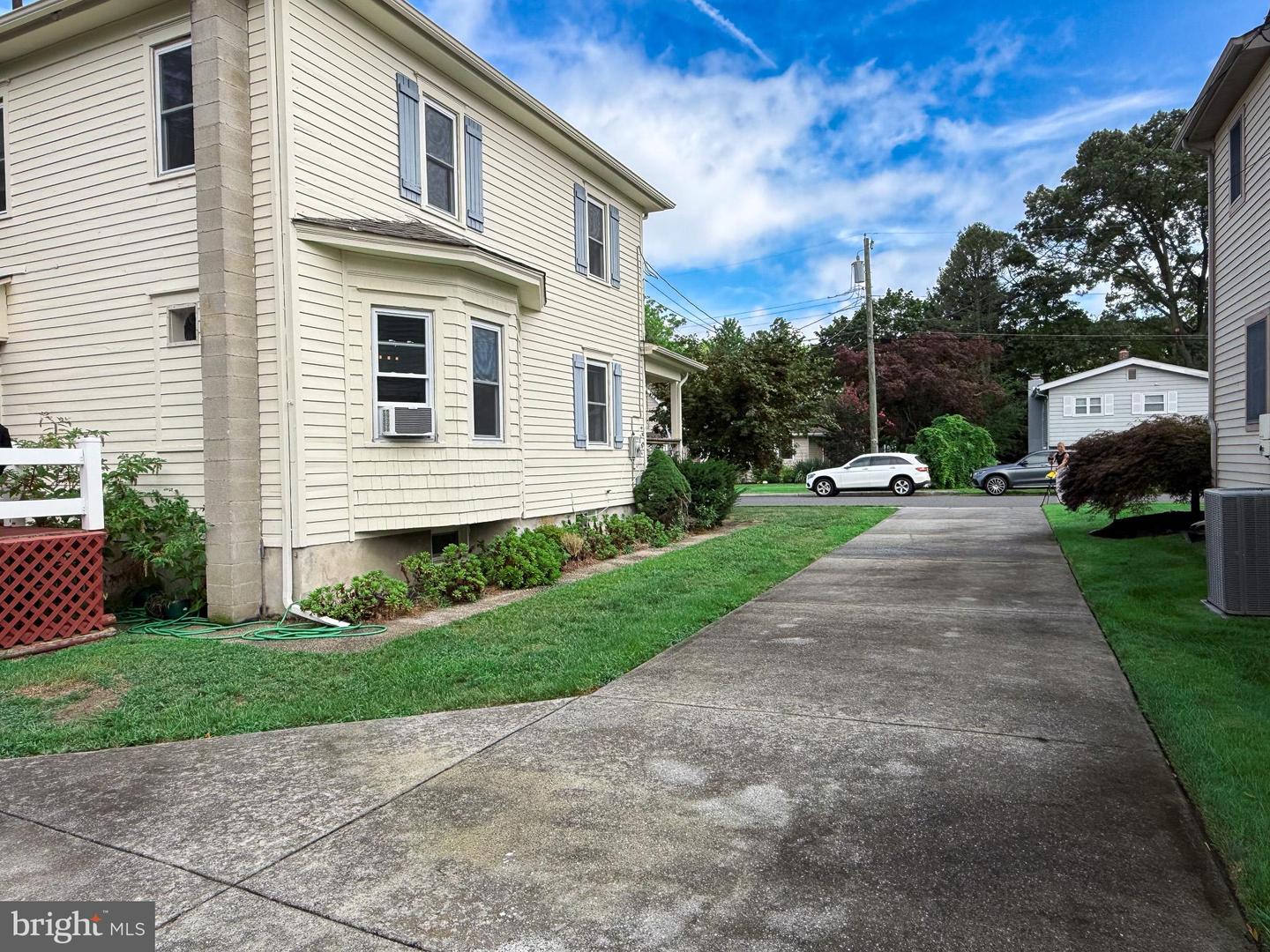 15 Elm Ave Property Photo 4