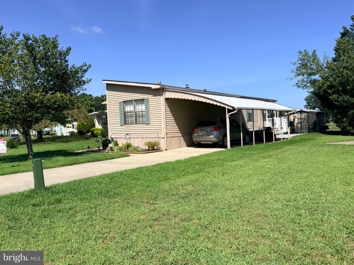 292 Mayflower Dr Property Photo 4