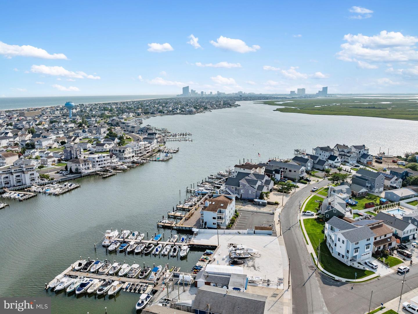 444 W SHORE DR #APT 4