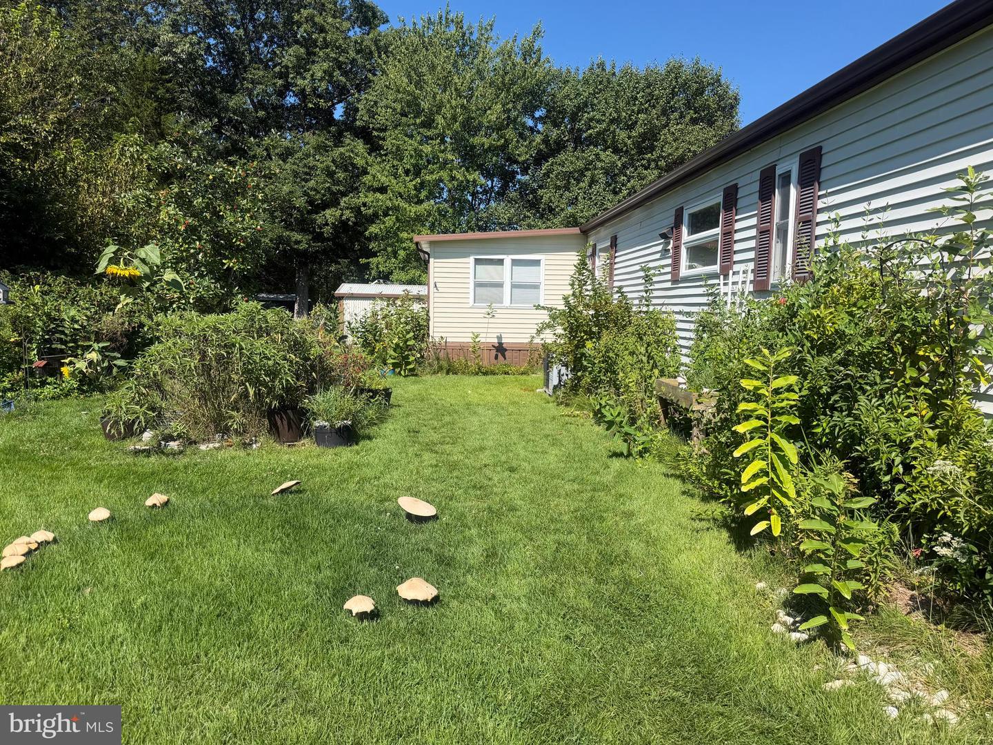 273 Mayflower Dr Property Photo 4