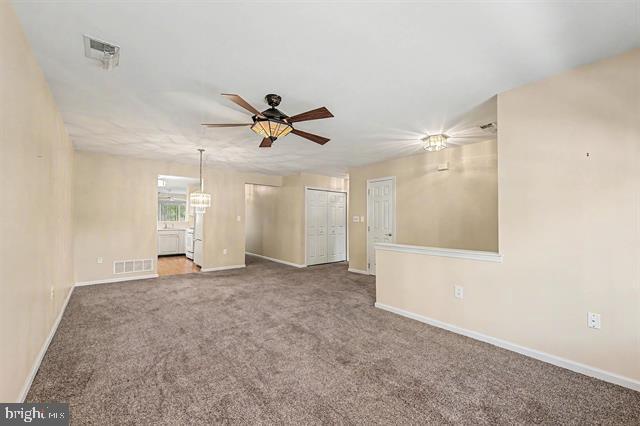 676 E Chancery Ln Property Photo 4