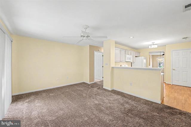 676 E Chancery Ln Property Photo 5