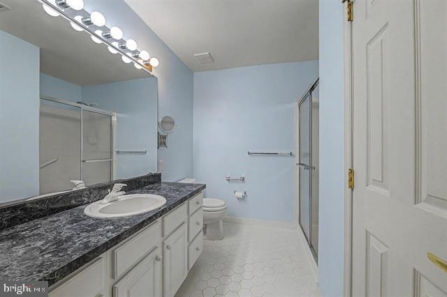 676 E Chancery Ln Property Photo 21
