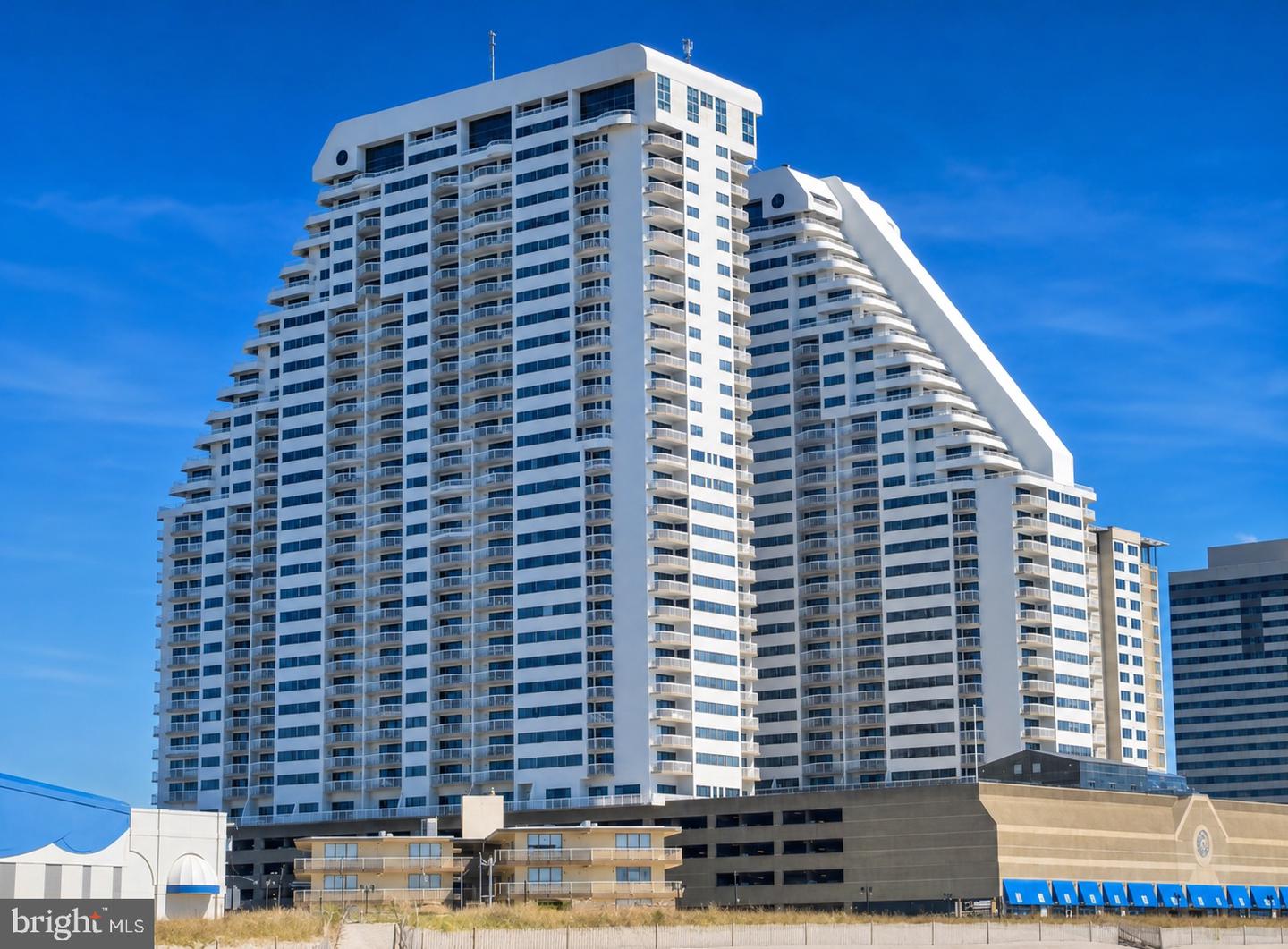 3101 Boardwalk #1911 Tower 2 Property Photo 2