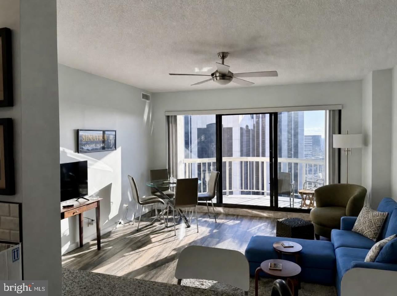 3101 Boardwalk #1911 Tower 2 Property Photo 7