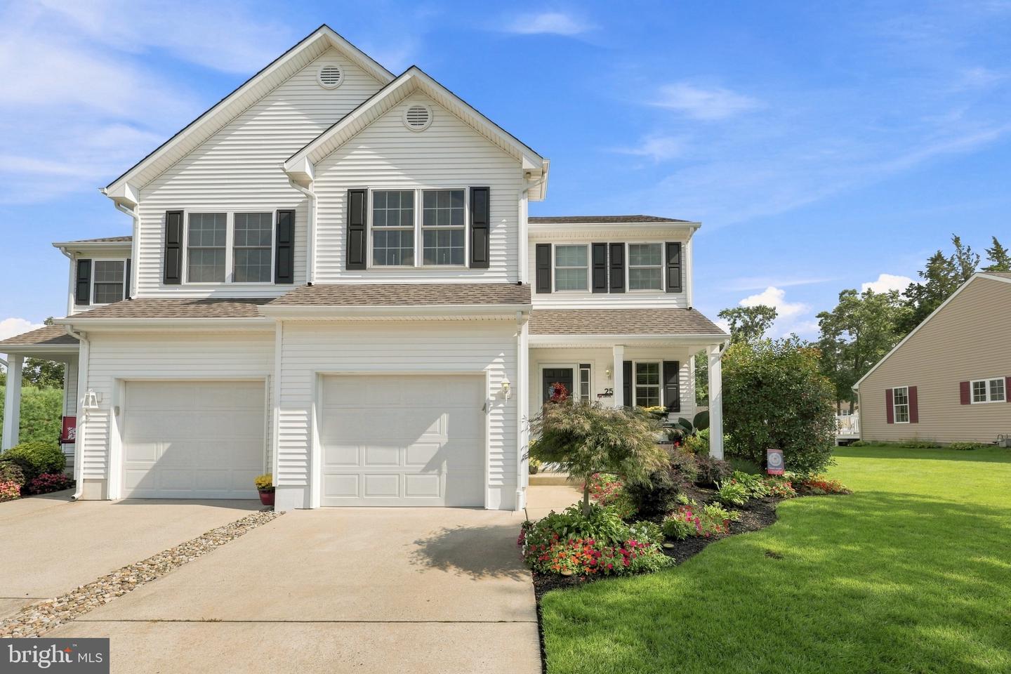 25 KAY DR Property Photo 1