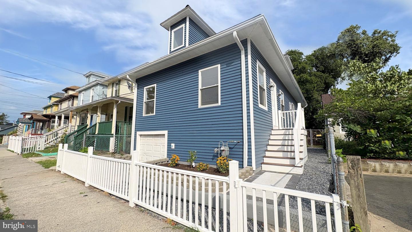 114 S CHESTER AVE