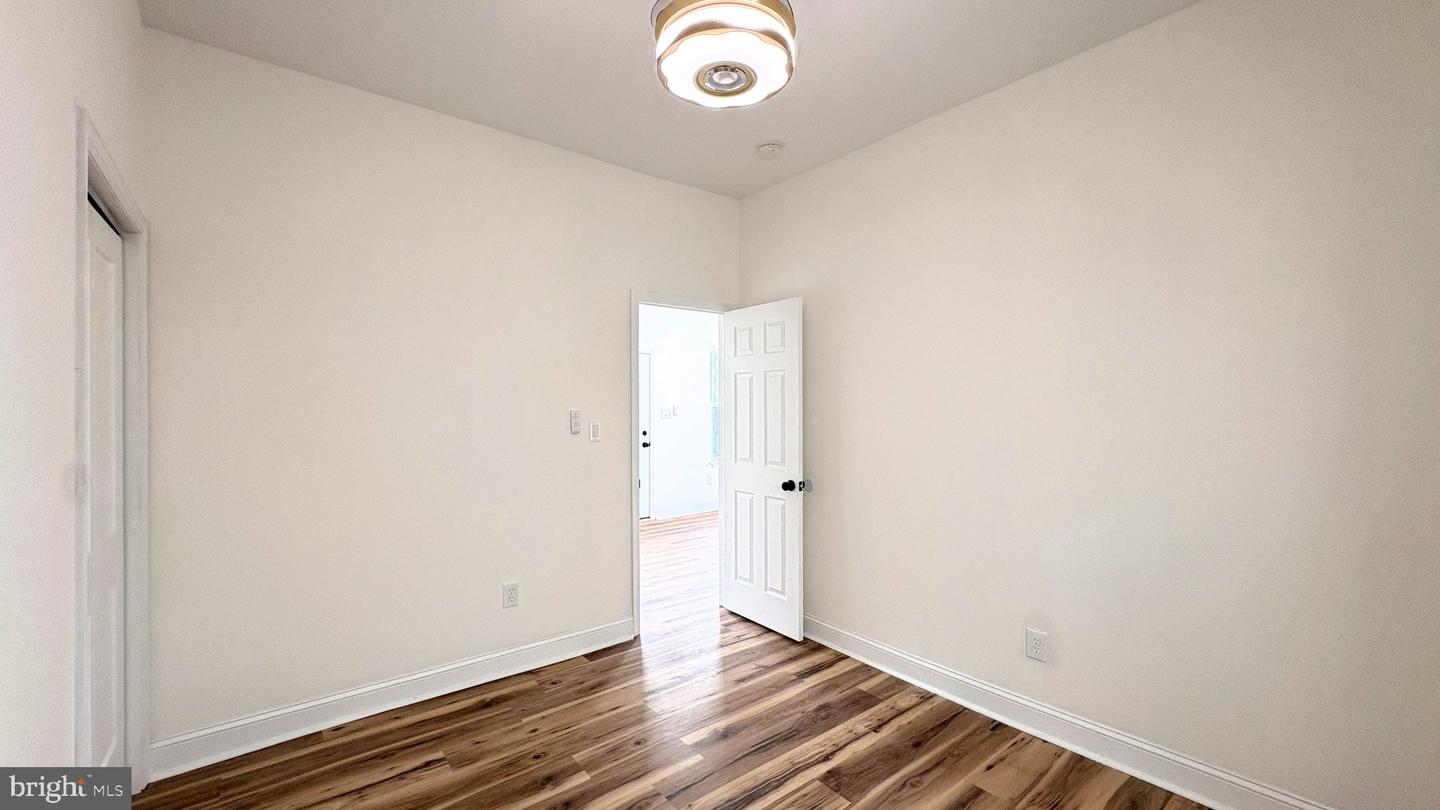 114 S Chester Ave Property Photo 8