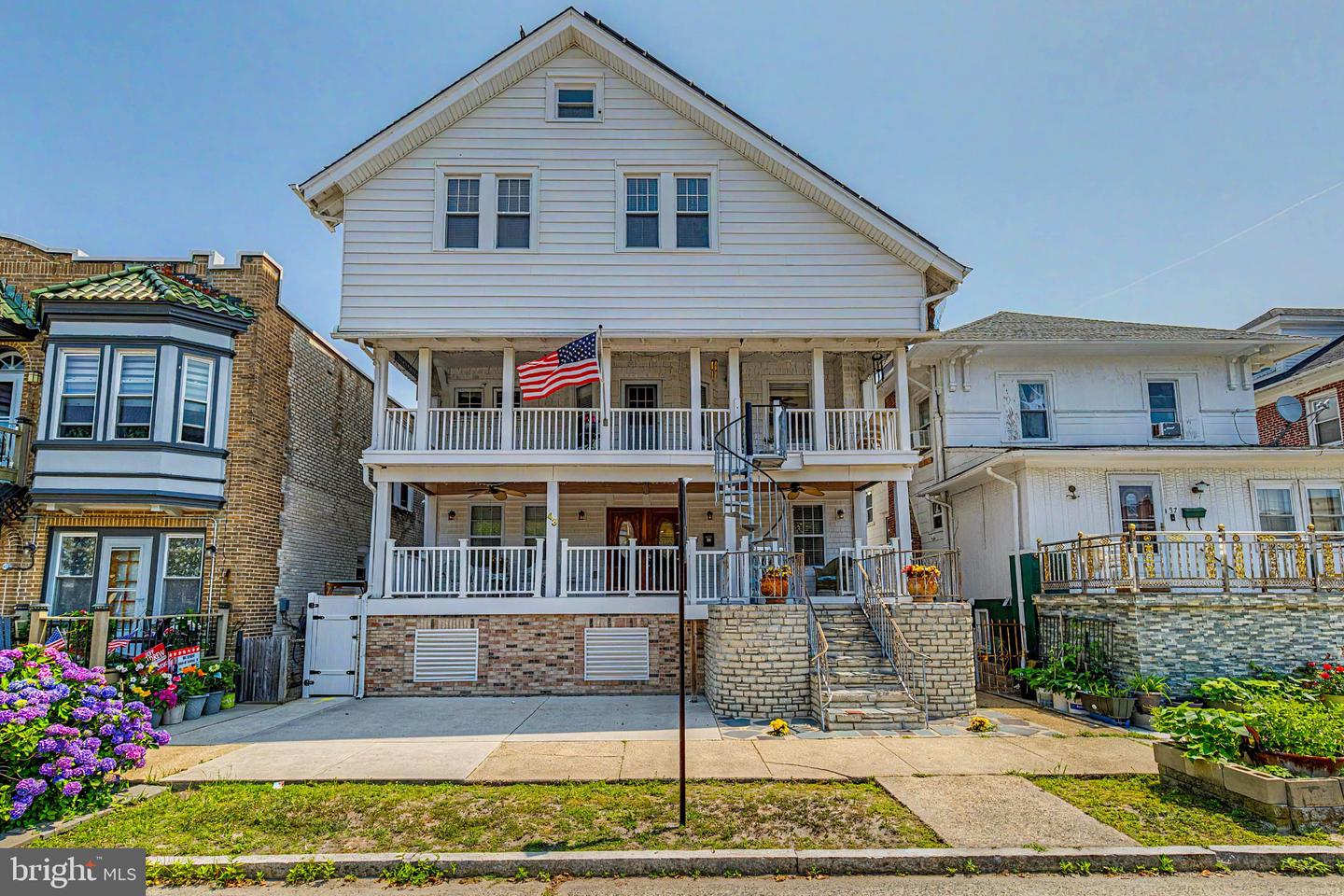43 N LACLEDE PL