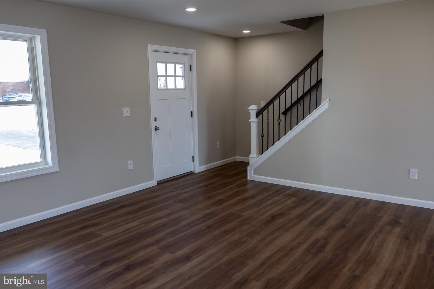 205 Sumner St Property Photo 12