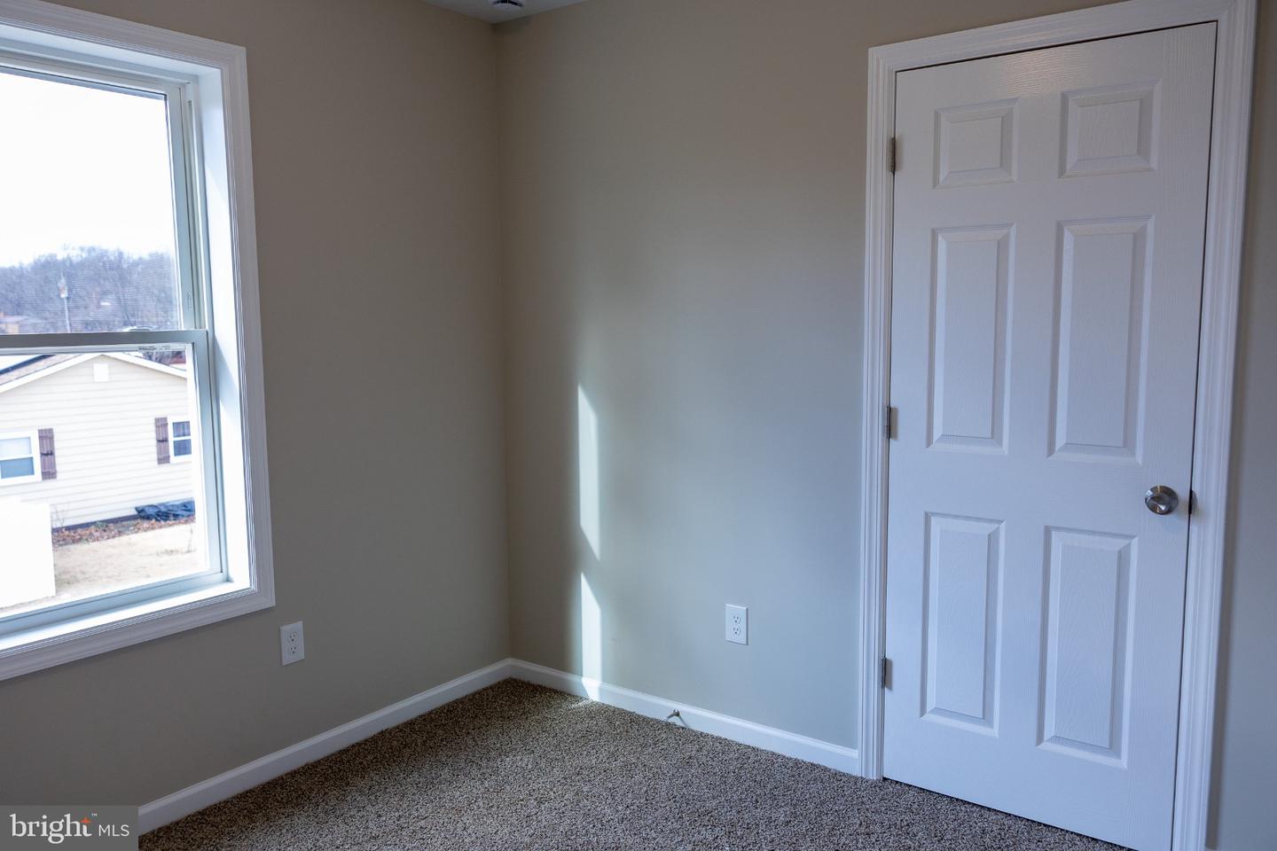 205 Sumner St Property Photo 15