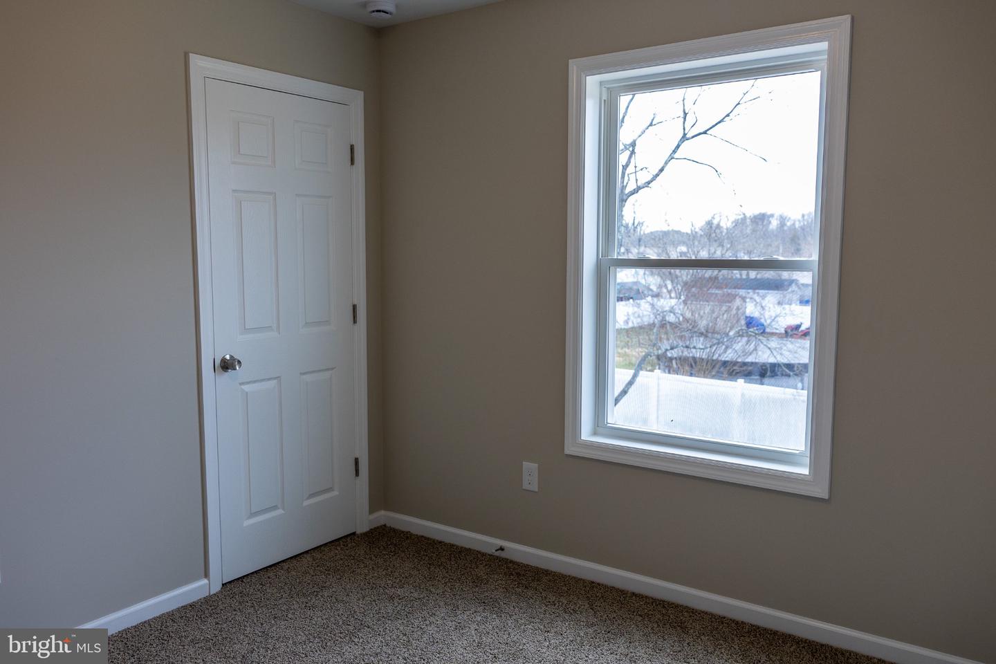 205 Sumner St Property Photo 17